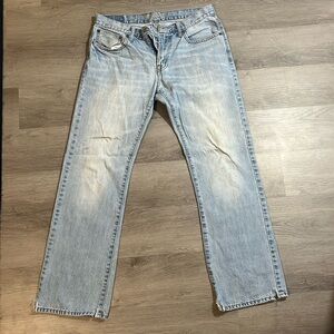American Eagle men’s 32x32 boot cut jeans.